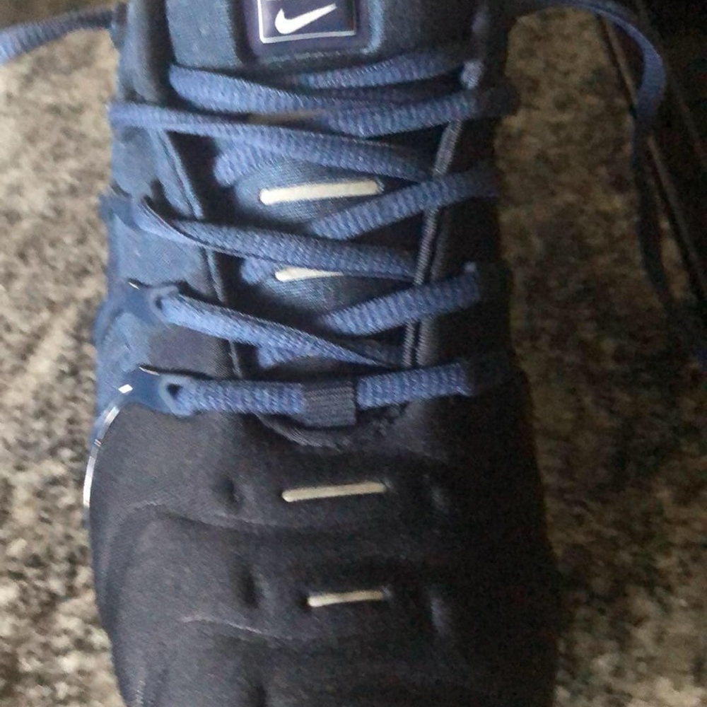 Size 8 women’s Navy Nike Vapormax Plus